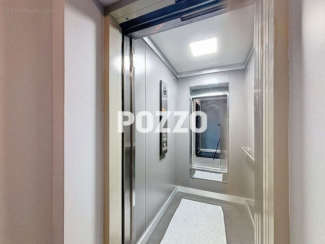 Appartement à DONVILLE-LES-BAINS