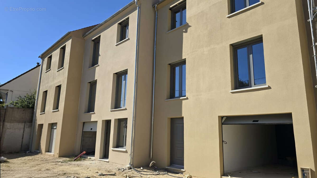 Maison à LIMOURS