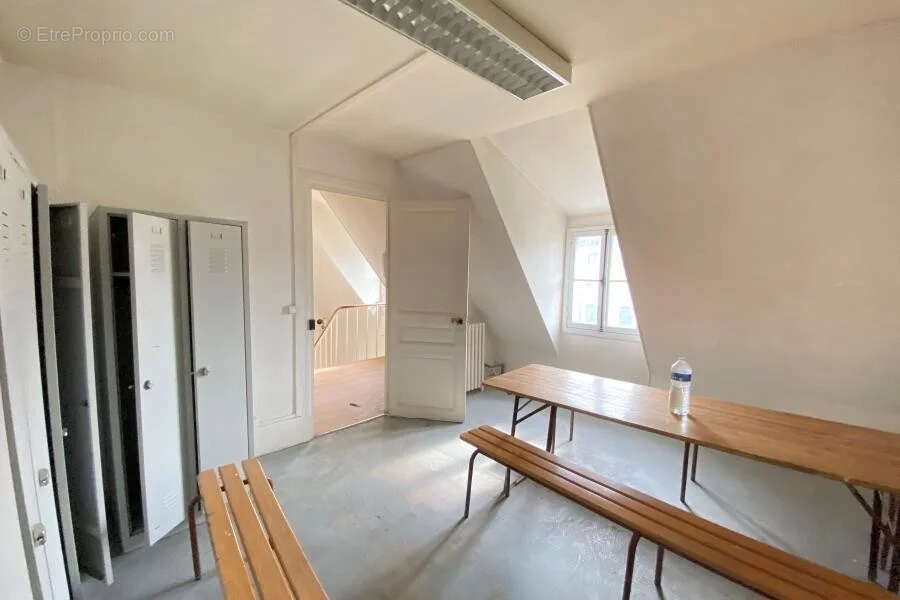 Maison indépendante en RDC+ 2 niveaux sur sous-sol à usage de bureaux de 112 m² à Boulogne Billancourt à vendre. Bâtiment plein  - photo 5