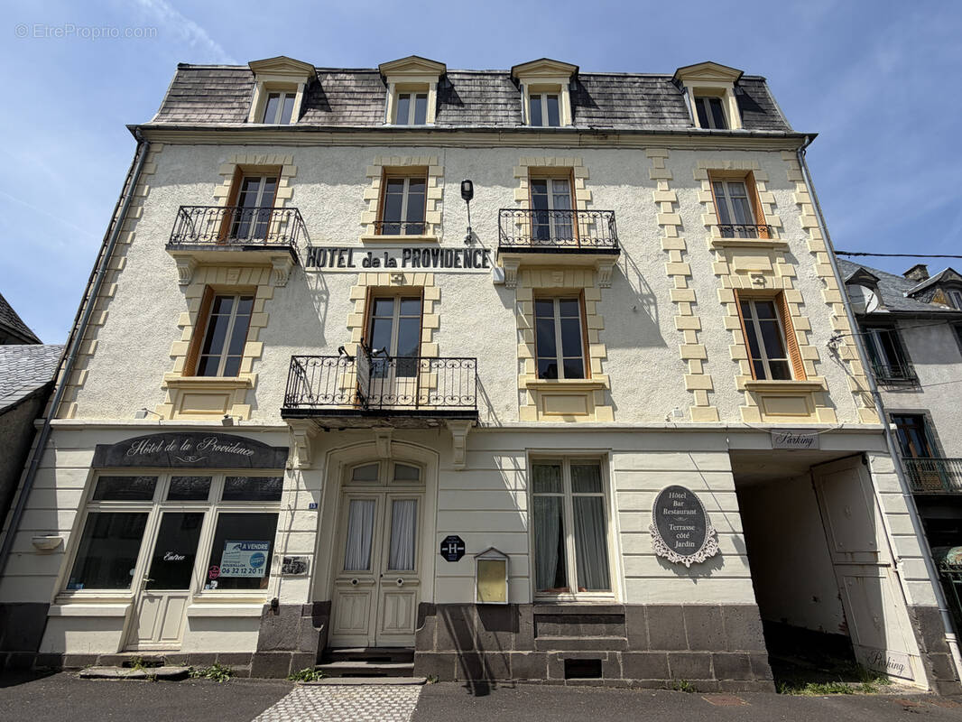 Appartement à EGLISENEUVE-D'ENTRAIGUES