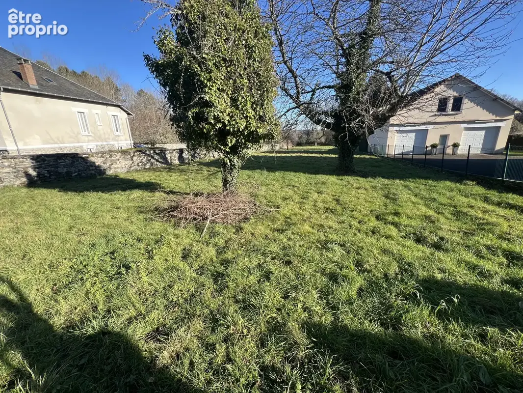 Terrain à batir à Lagraulière en Corrèze · à Lagrauliere · 15 500 €