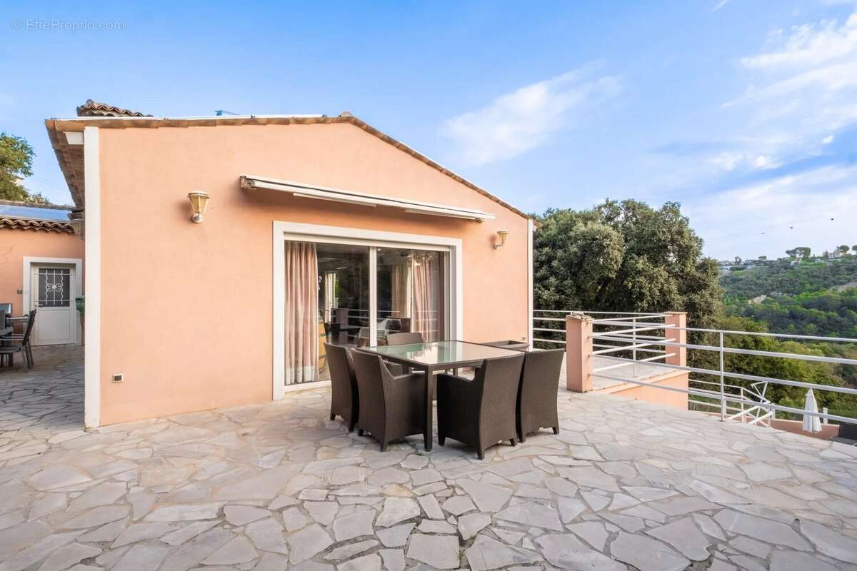 Maison à CAGNES-SUR-MER