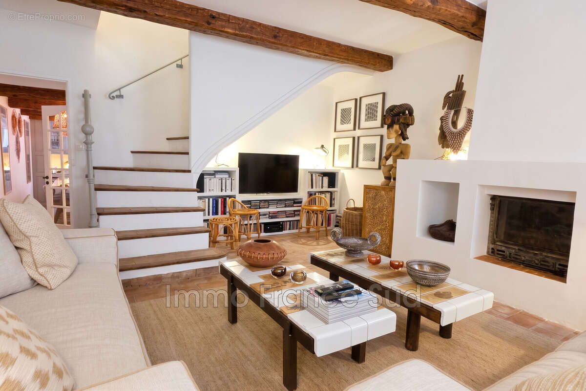 Maison 103 m² à La Garde-Freinet  - photo 2