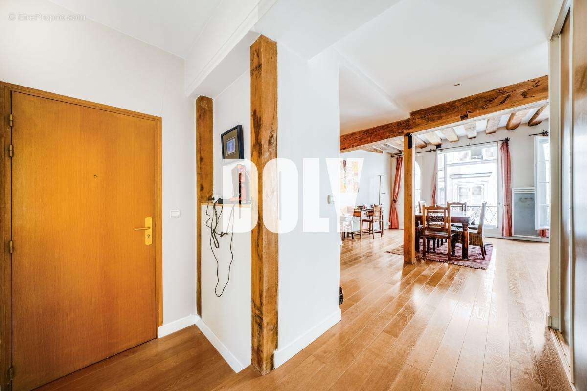 Appartement à PARIS-1E