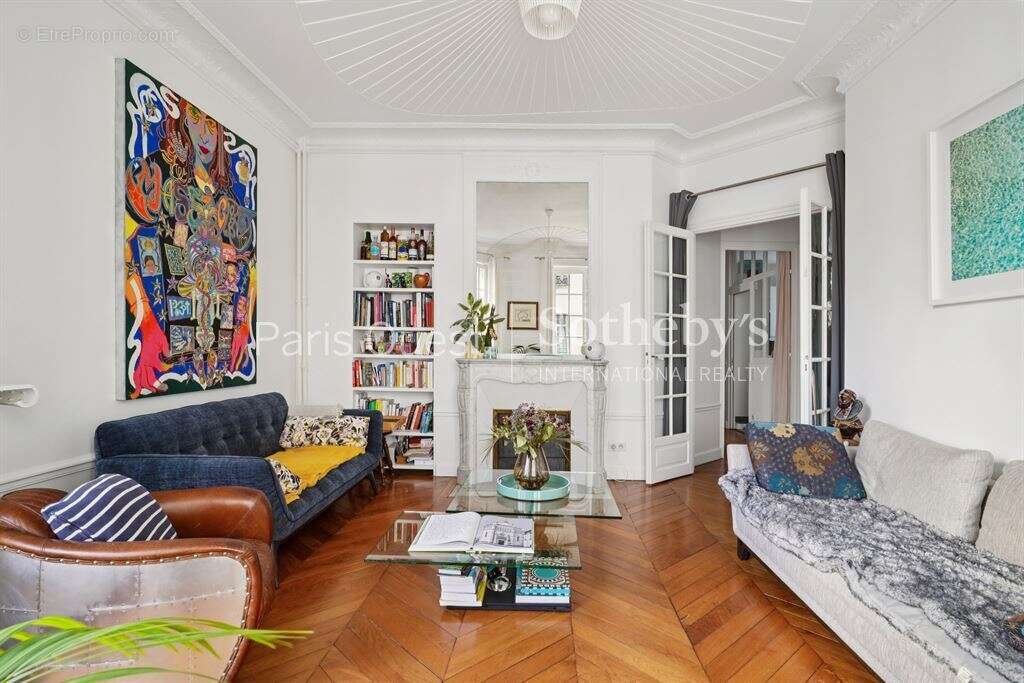 Appartement à NEUILLY-SUR-SEINE