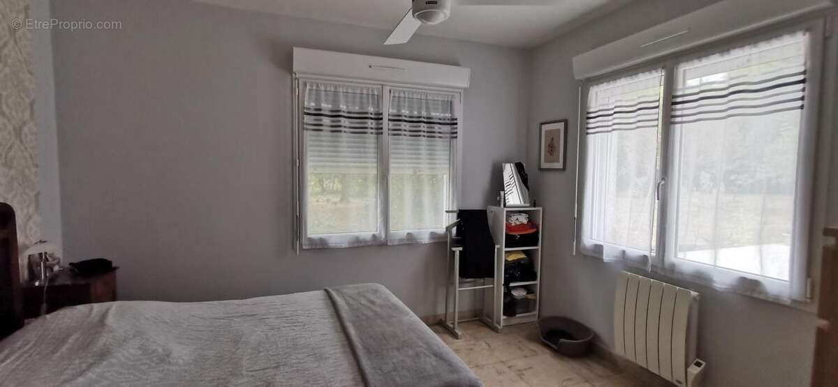 Vente de 2 maisons (1er 160 m² de type F4 + 2ème 46 m² de type F3) au milieu de son terrain de 16600 m² ! - photo 10