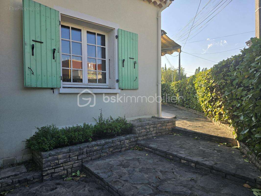 Maison à MONTELIMAR