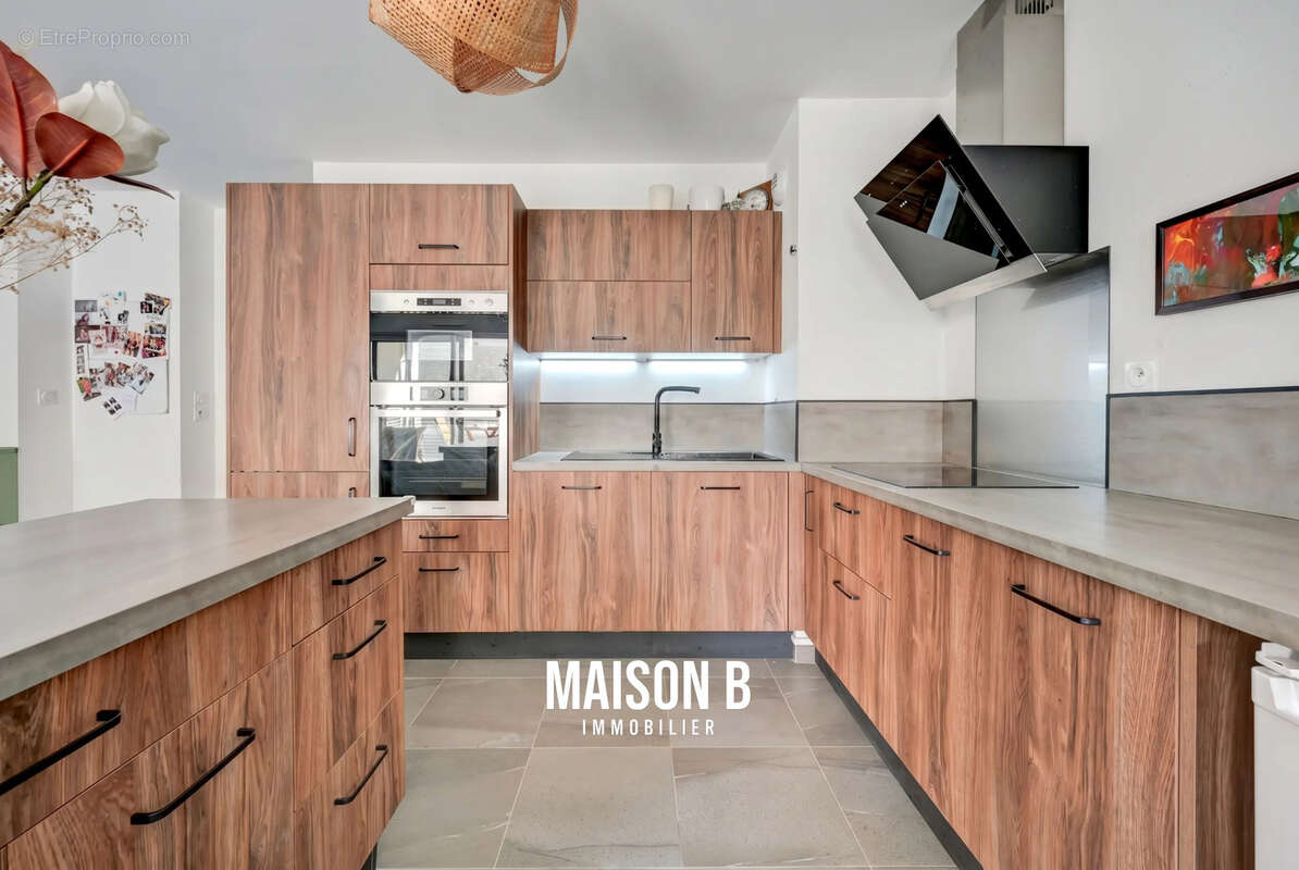 Appartement à MARSEILLE-7E