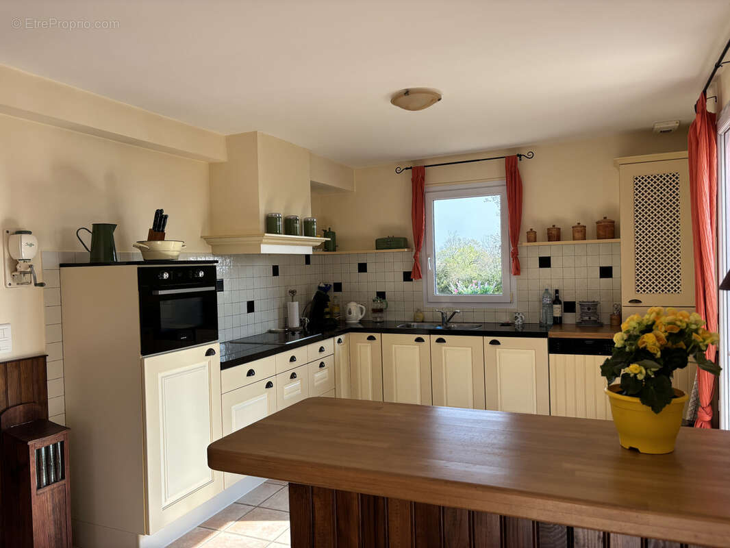 Maison à AUTRY-ISSARDS