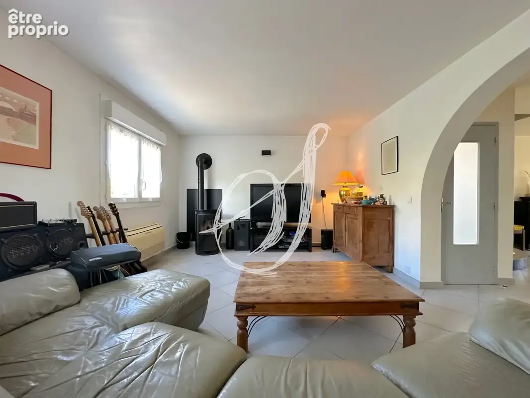 Villa de type 6, 5 chambres avec sous-sol, jardin & piscine - photo 8