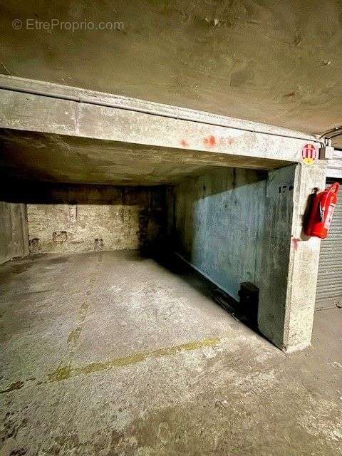 Parking à PARIS-19E