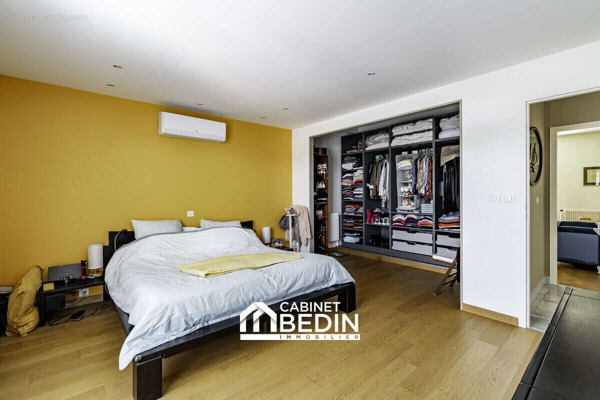 Maison 216 m² à Blanquefort  - photo 5