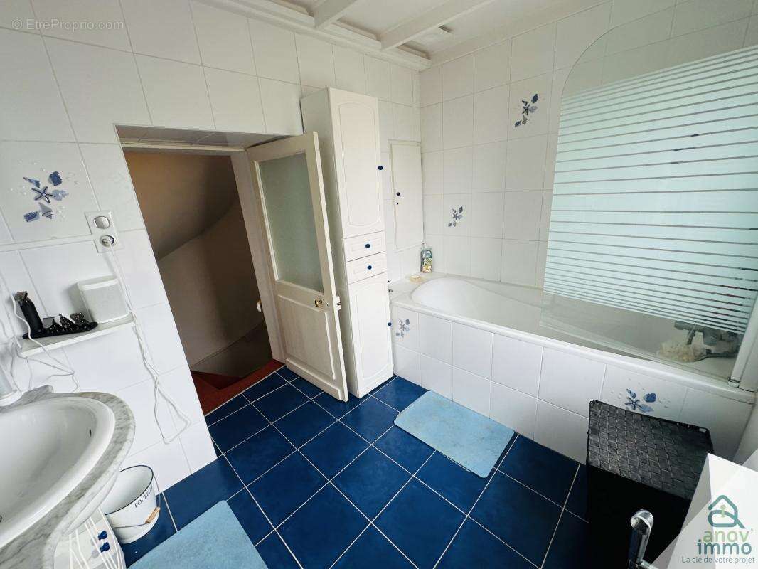 Maison à CHATEAUNEUF-SUR-CHARENTE