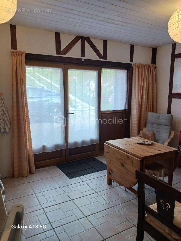 Maison à VILLAINES-LES-ROCHERS