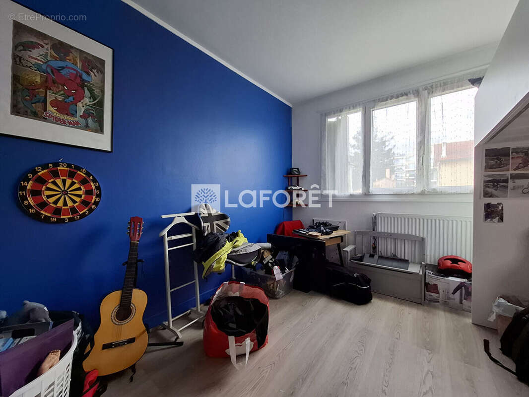 Appartement à LES PAVILLONS-SOUS-BOIS
