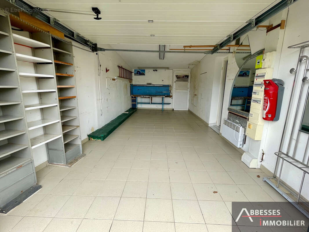EN EXCLUSIVITÉ : SAINT NABORD - Pavillon de plain pied avec terrasse et garage - photo 14