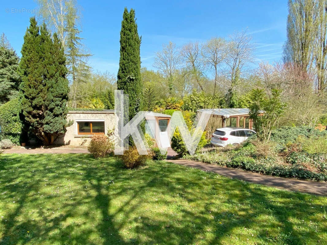 Maison 324 m² à Saint-Remy-L'honore  - photo 2
