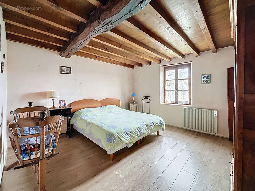 Maison à FAVERGES-DE-LA-TOUR