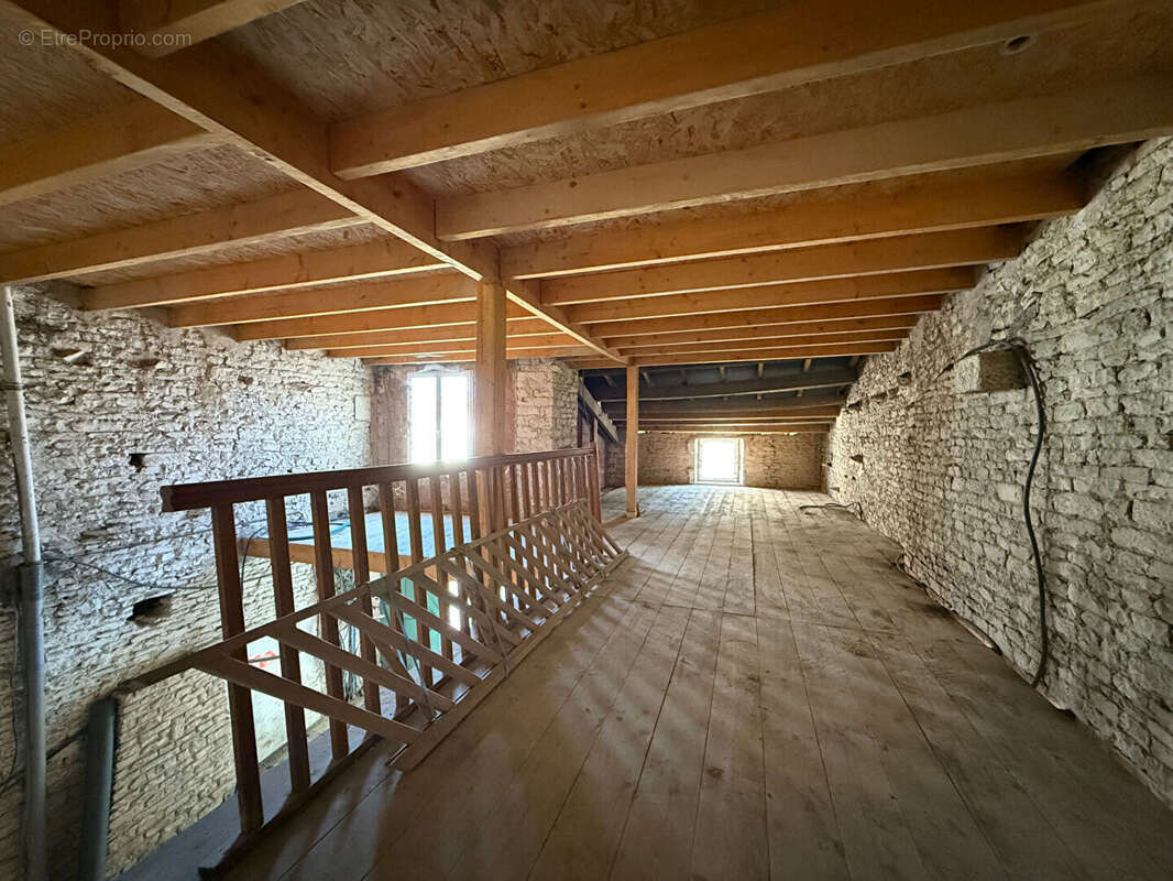 Maison à SAINT-HILAIRE-LA-PALUD