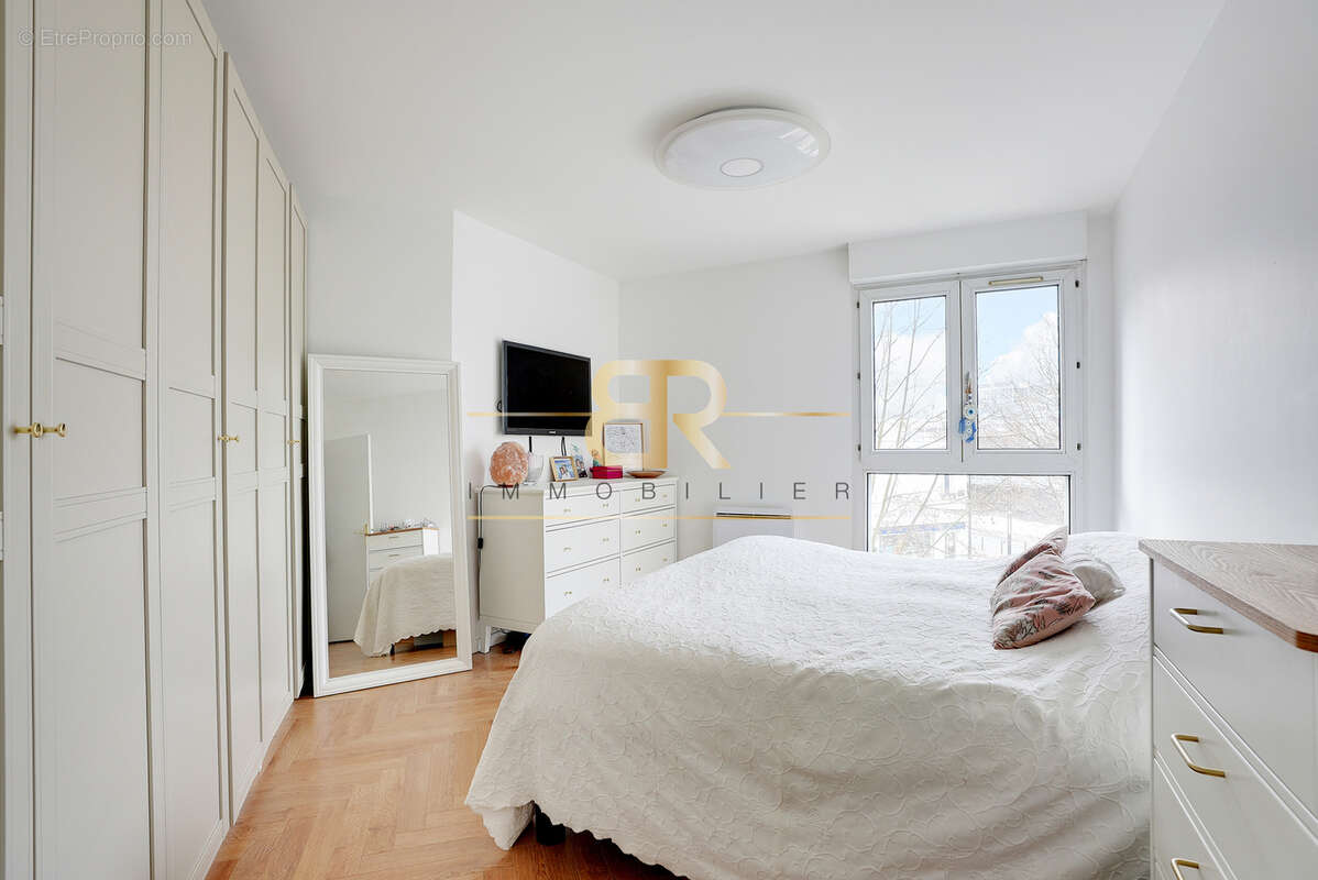 Appartement à LEVALLOIS-PERRET