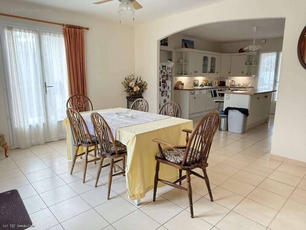Maison à CONFOLENS