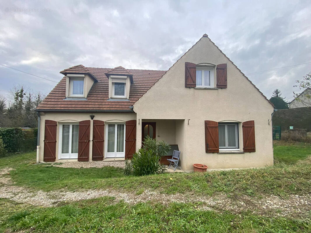 Maison à NEUILLY-SAINT-FRONT