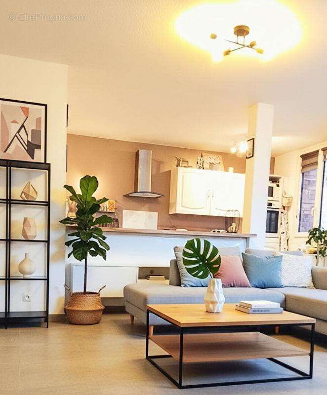 Appartement T4, 90 m2 proximité du Lac - photo 2