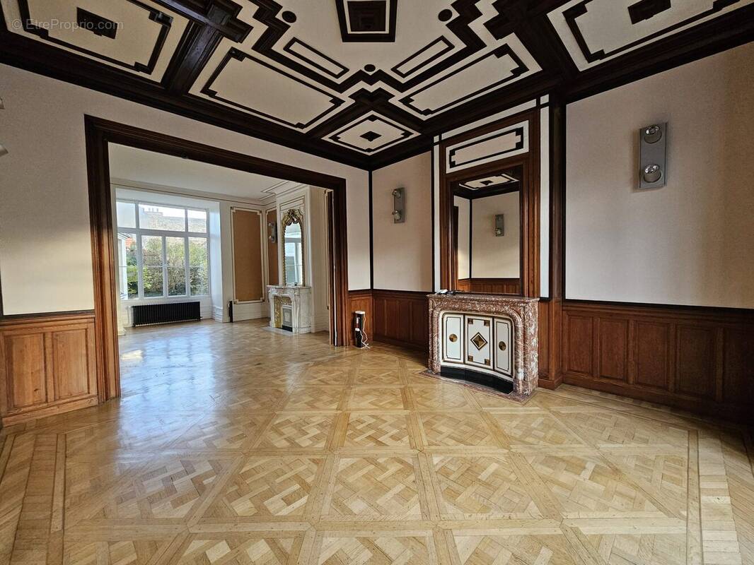 Commerce à BOULOGNE-SUR-MER