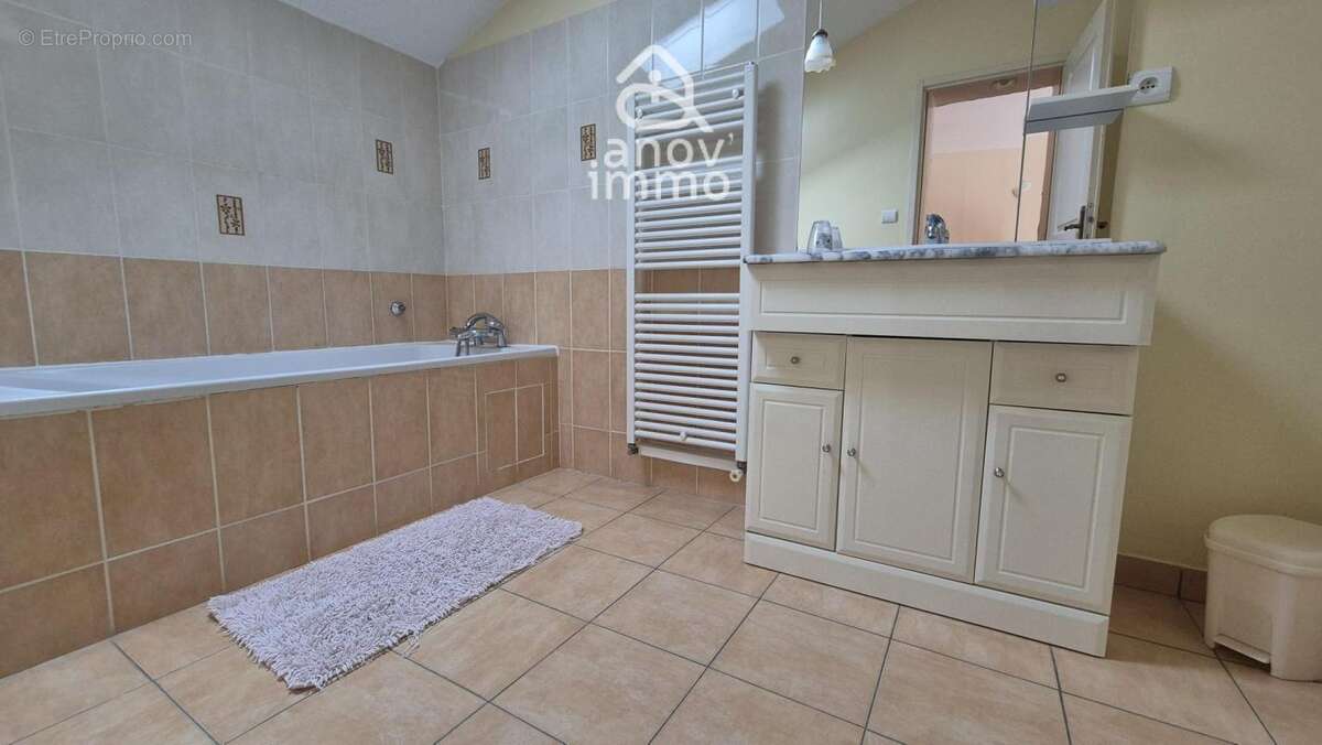 Grande maison familiale de plus de 150 m2 avec terrasse et j - photo 13
