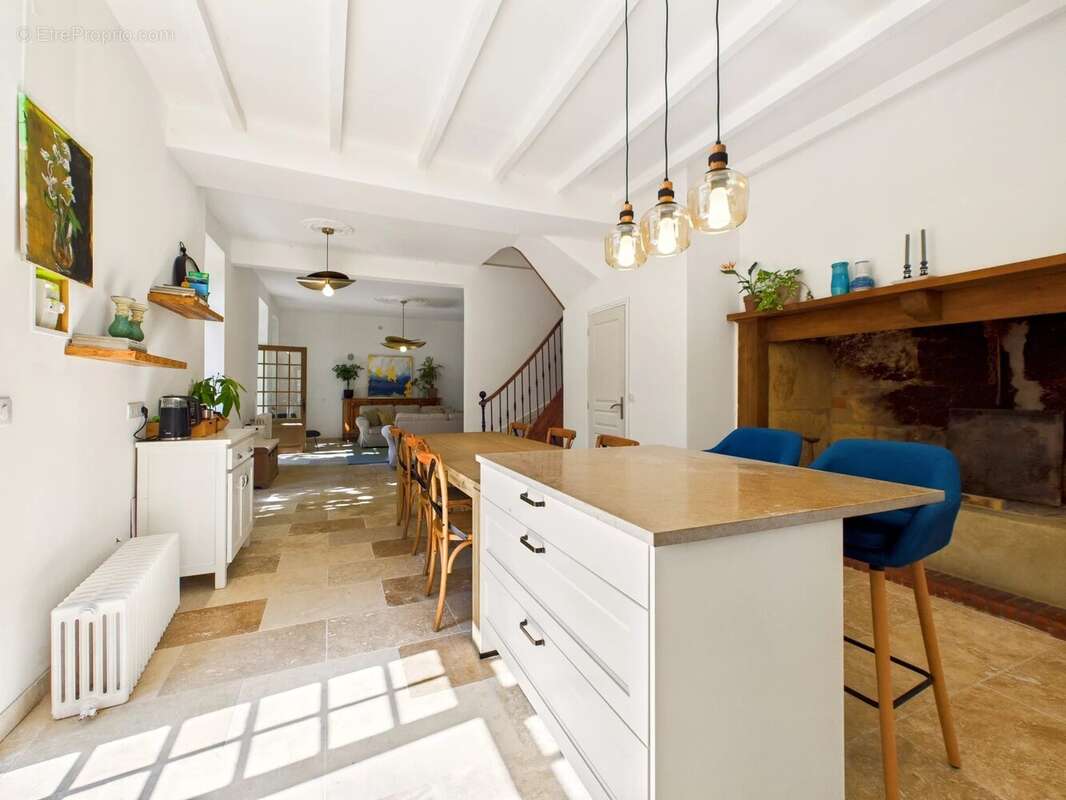 Maison à BEYNAC-ET-CAZENAC