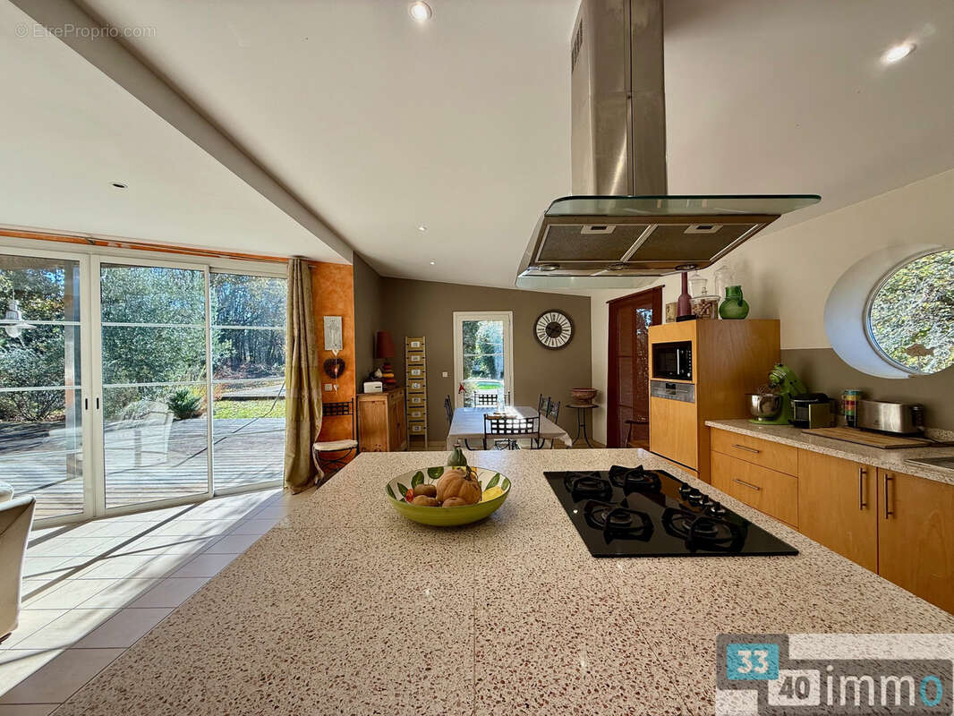 Maison d' architecte 235 m2 5 chambres a salles - photo 4