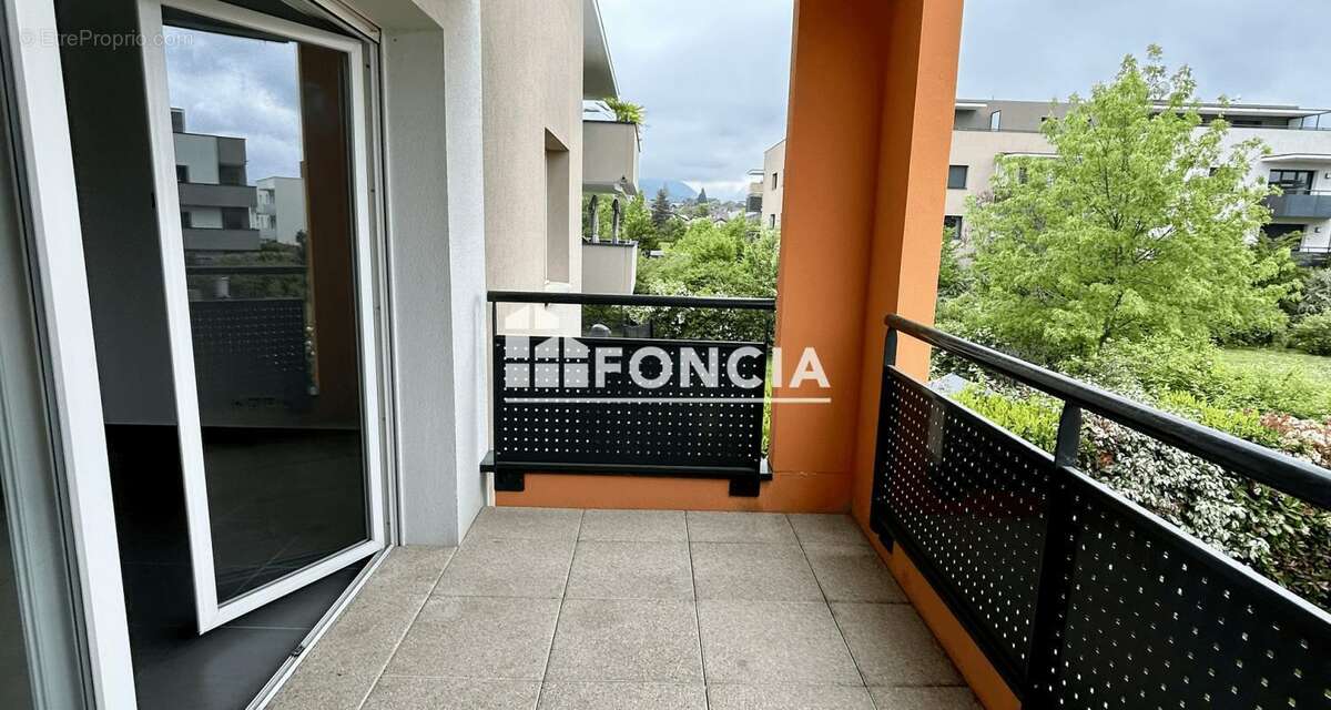 Appartement à CRANVES-SALES