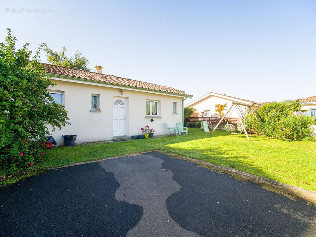 Maison à PARENTIS-EN-BORN