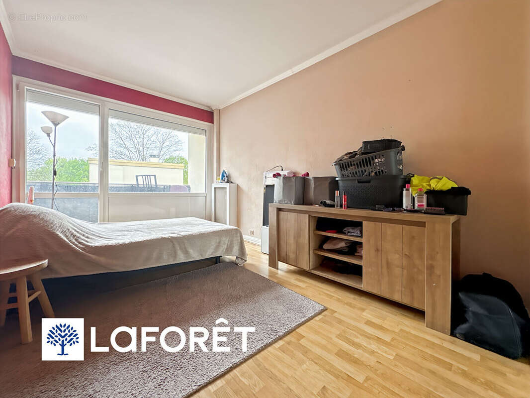 Appartement à SAINT-MICHEL-SUR-ORGE