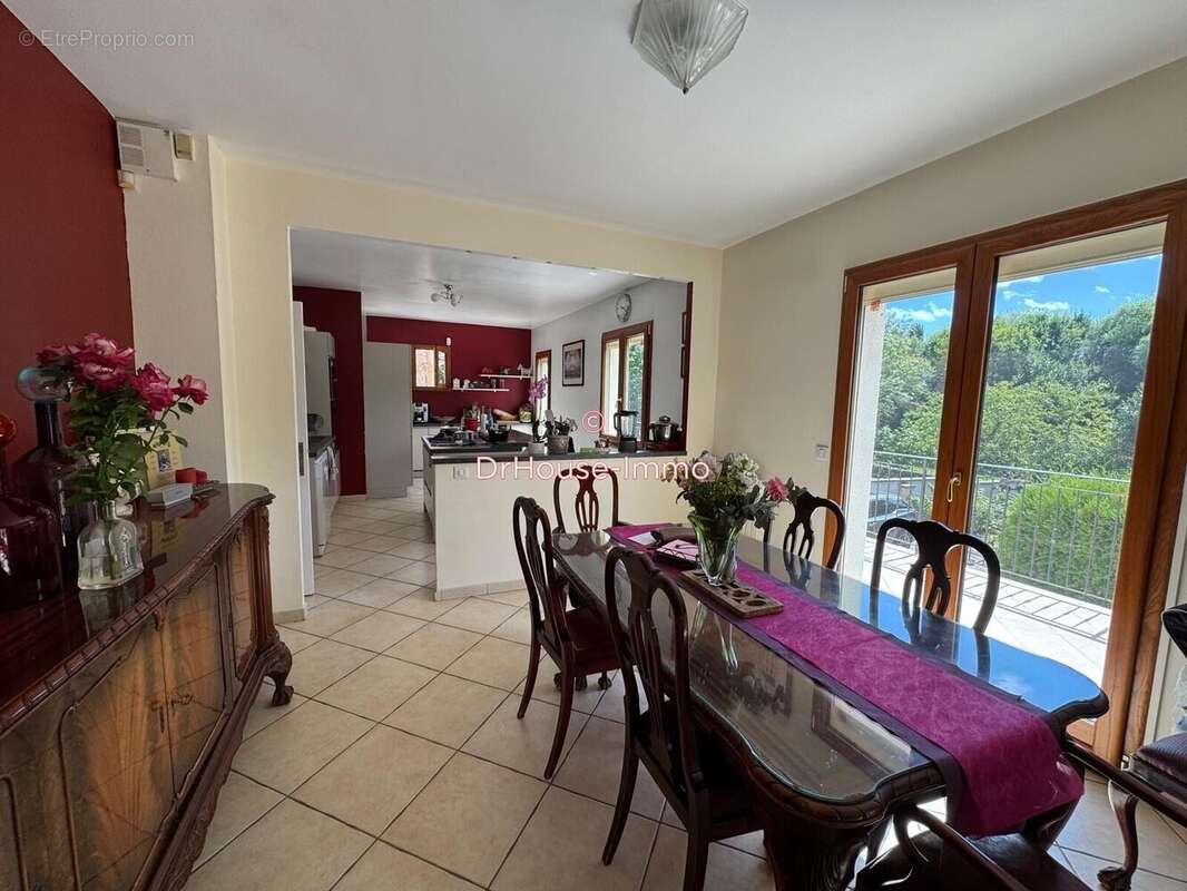 Maison à VAUX-SUR-SEINE