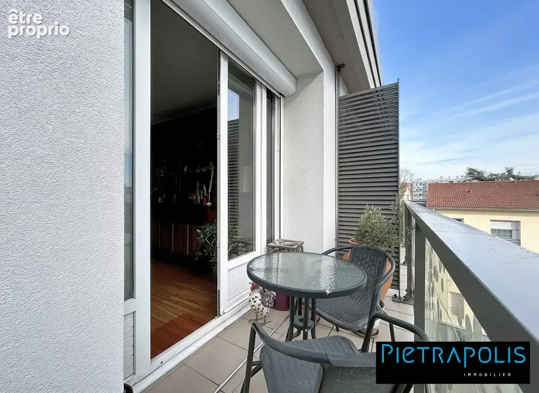 Appartement 3 pièces 55 m² à vendre à Venissieux (69200) - photo 2