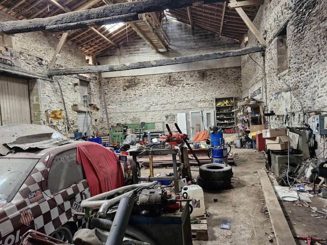 Commerce à BESSINES-SUR-GARTEMPE