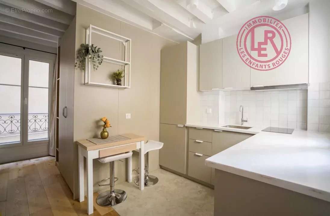Appartement à PARIS-3E