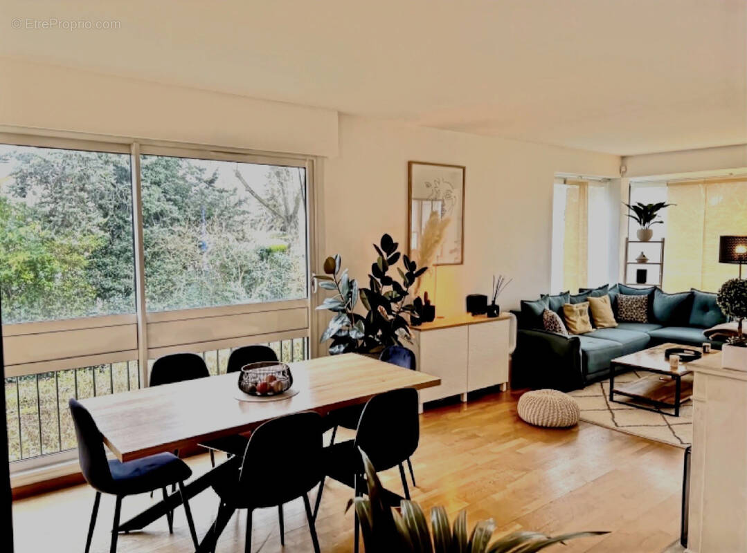 Appartement à FONTENAY-LE-FLEURY