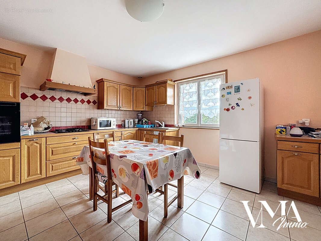 Maison à SAINT-GENIS-L'ARGENTIERE