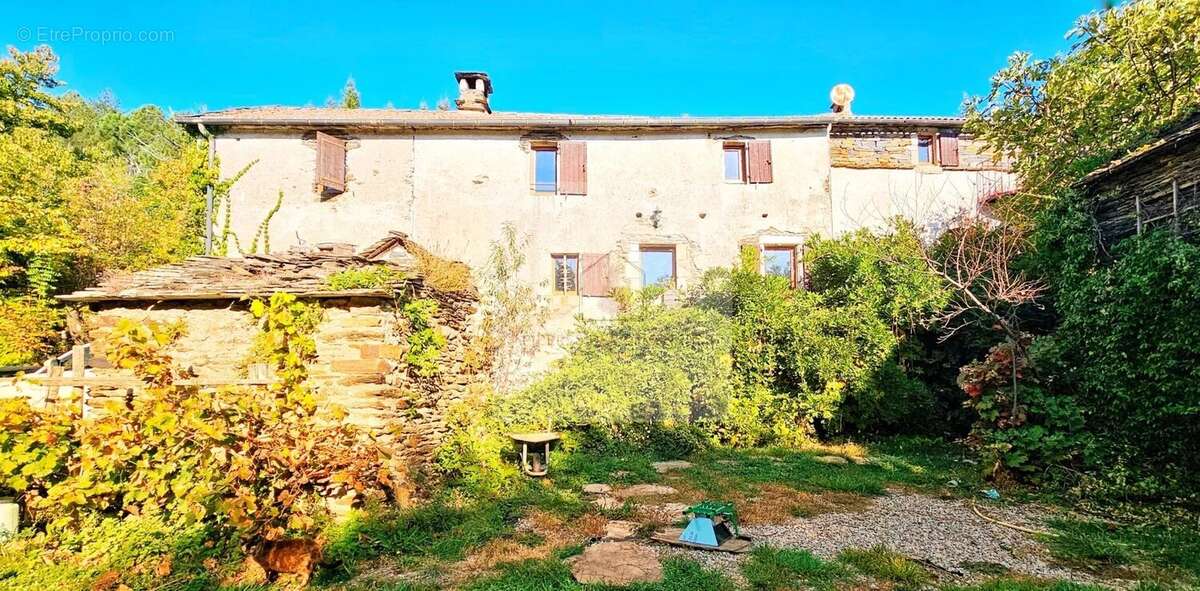 Maison à LE COLLET-DE-DEZE