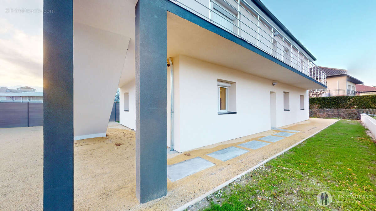 T4 récent rez-de-jardin de 100m2 - photo 7