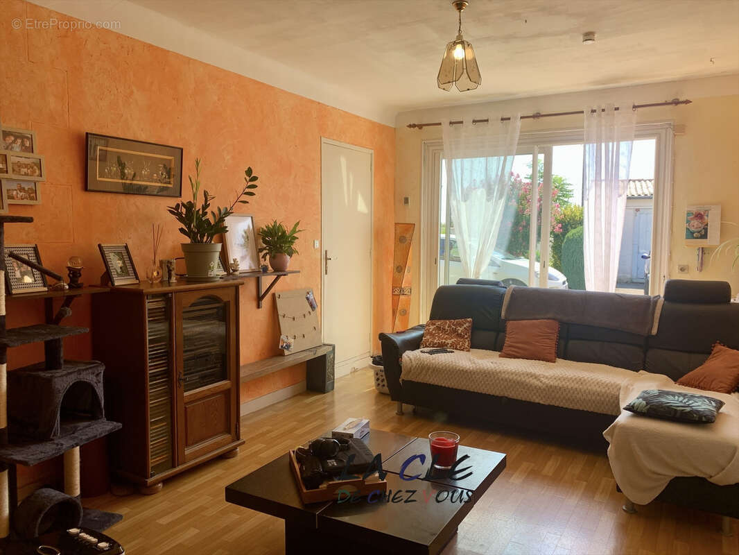 Maison 144 m² à Saint-Martin-De-Fraigneau  - photo 3