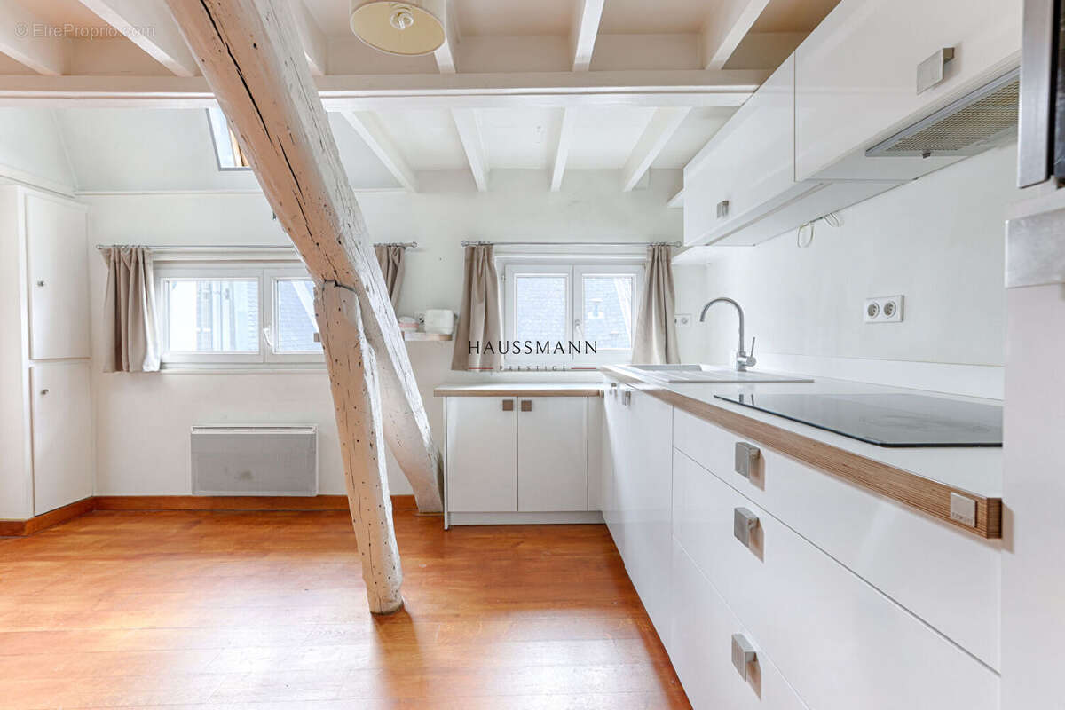 Appartement à PARIS-1E