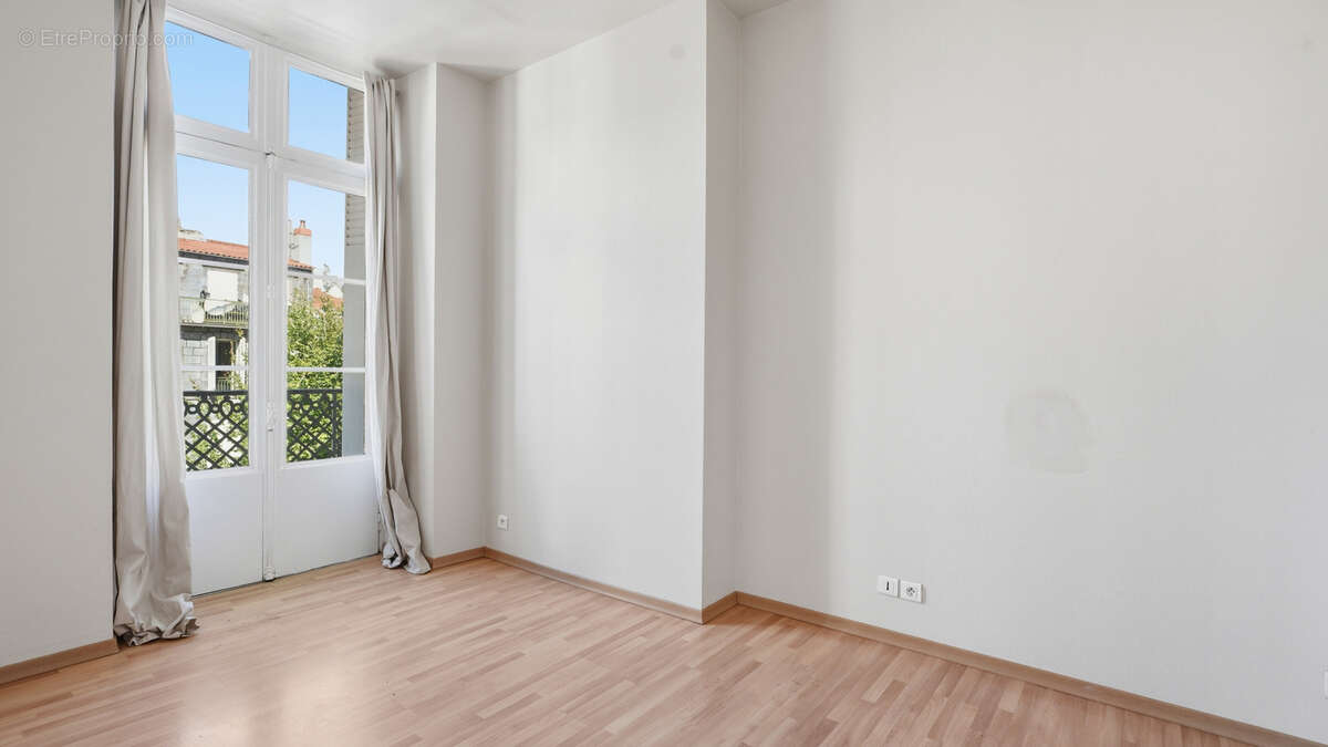Exclusivité - hypercentre - t2 - 44,63m2 - balcon - photo 5