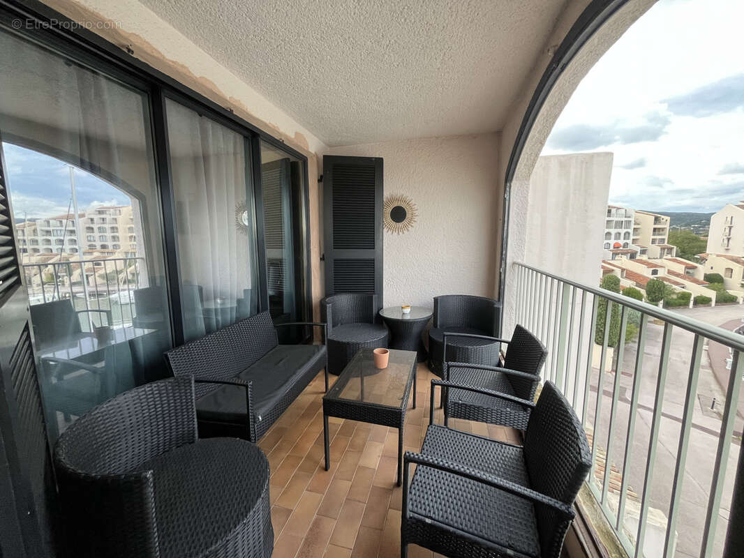 Appartement à COGOLIN