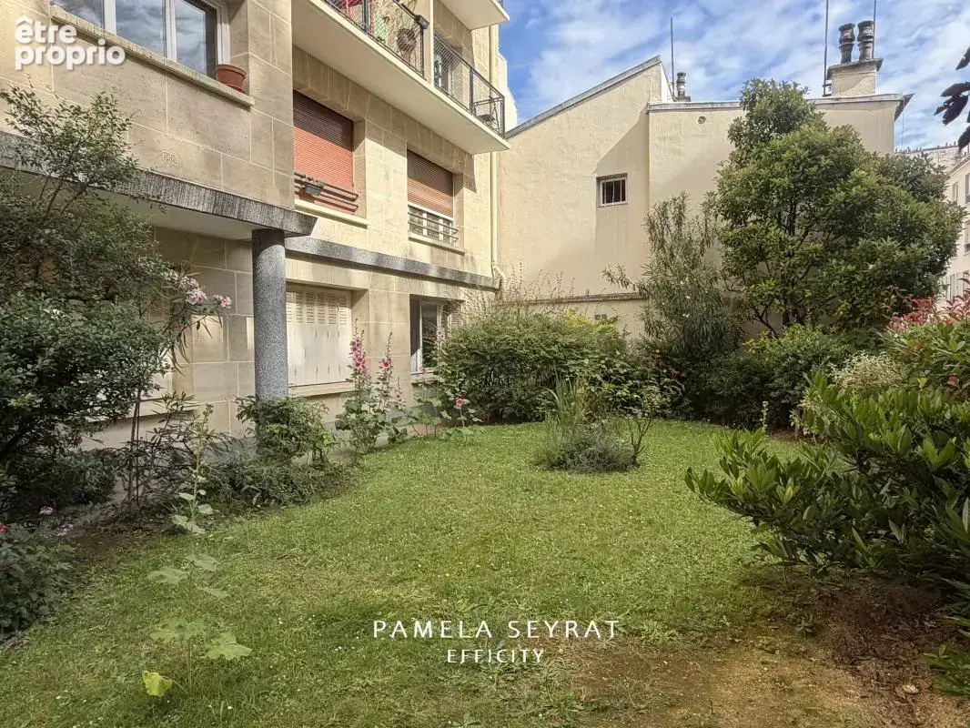 Appartement à PARIS-14E