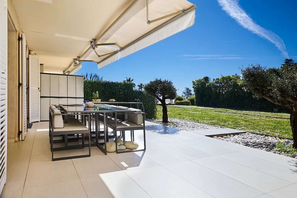 Appartement à VILLENEUVE-LOUBET