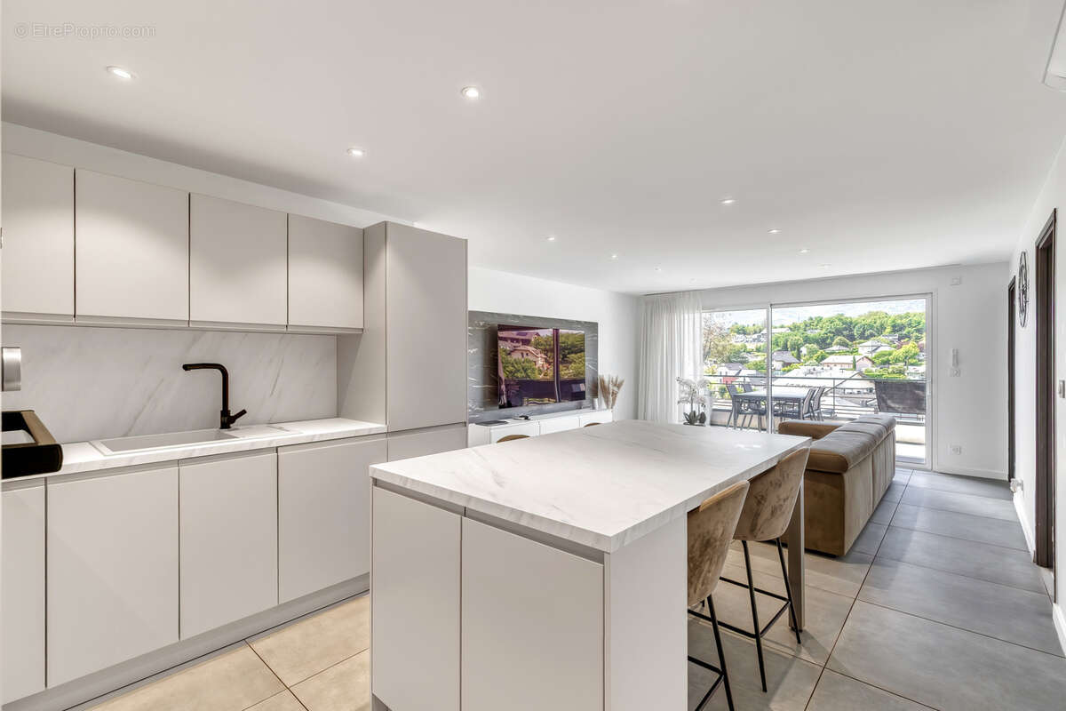 Appartement à SAINT-JEOIRE-PRIEURE