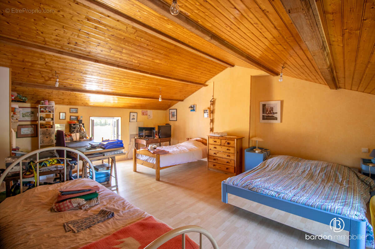 Maison 12 pièces - 236 m² - Environnement calme - photo 8